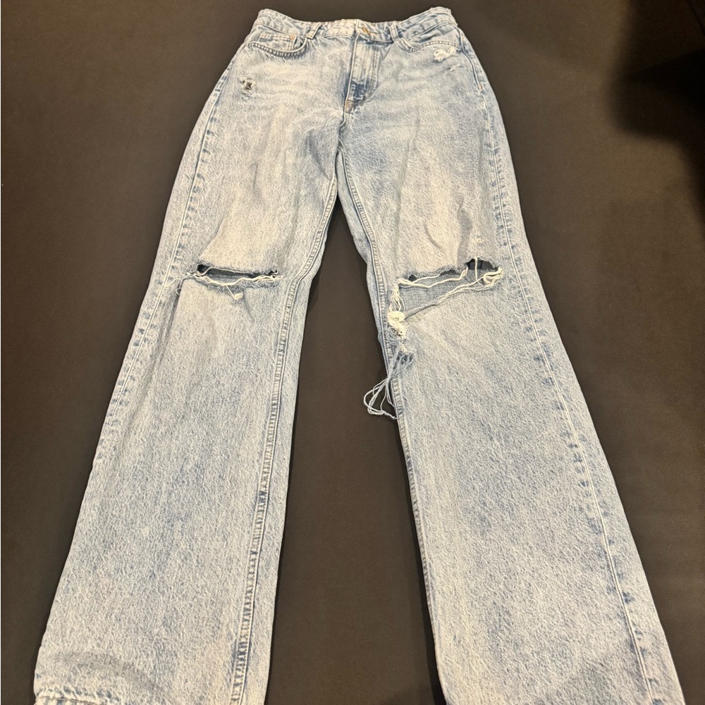 Zara Distressed Light Blue Women's‎ Jeans Minimalist Y2K Casual